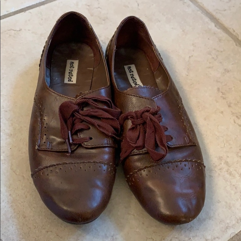 Women’s brown versatile shoe